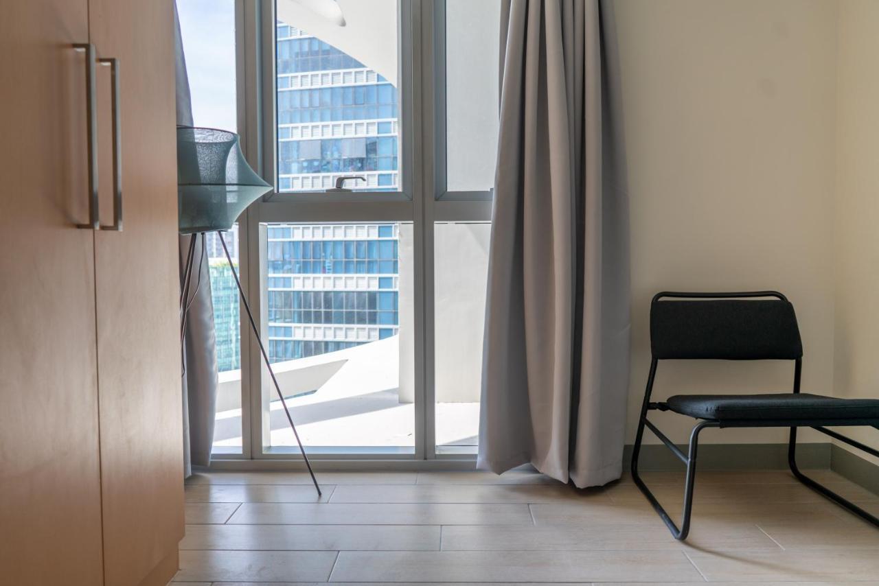 Uptown Parksuites Apartments Tower 2 Bgc By Ph Staycation Manila Exterior photo