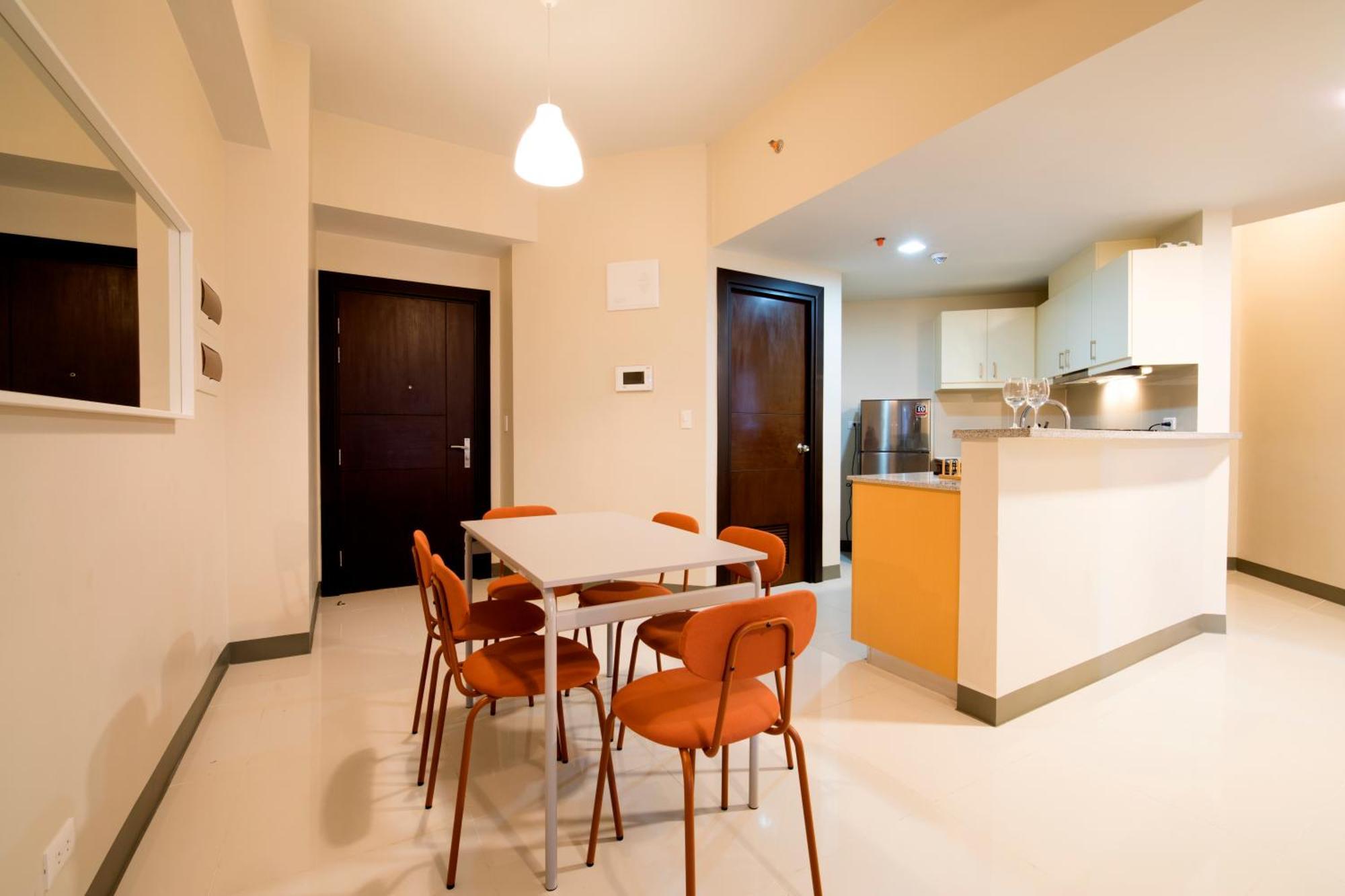 Uptown Parksuites Apartments Tower 2 Bgc By Ph Staycation Manila Exterior photo