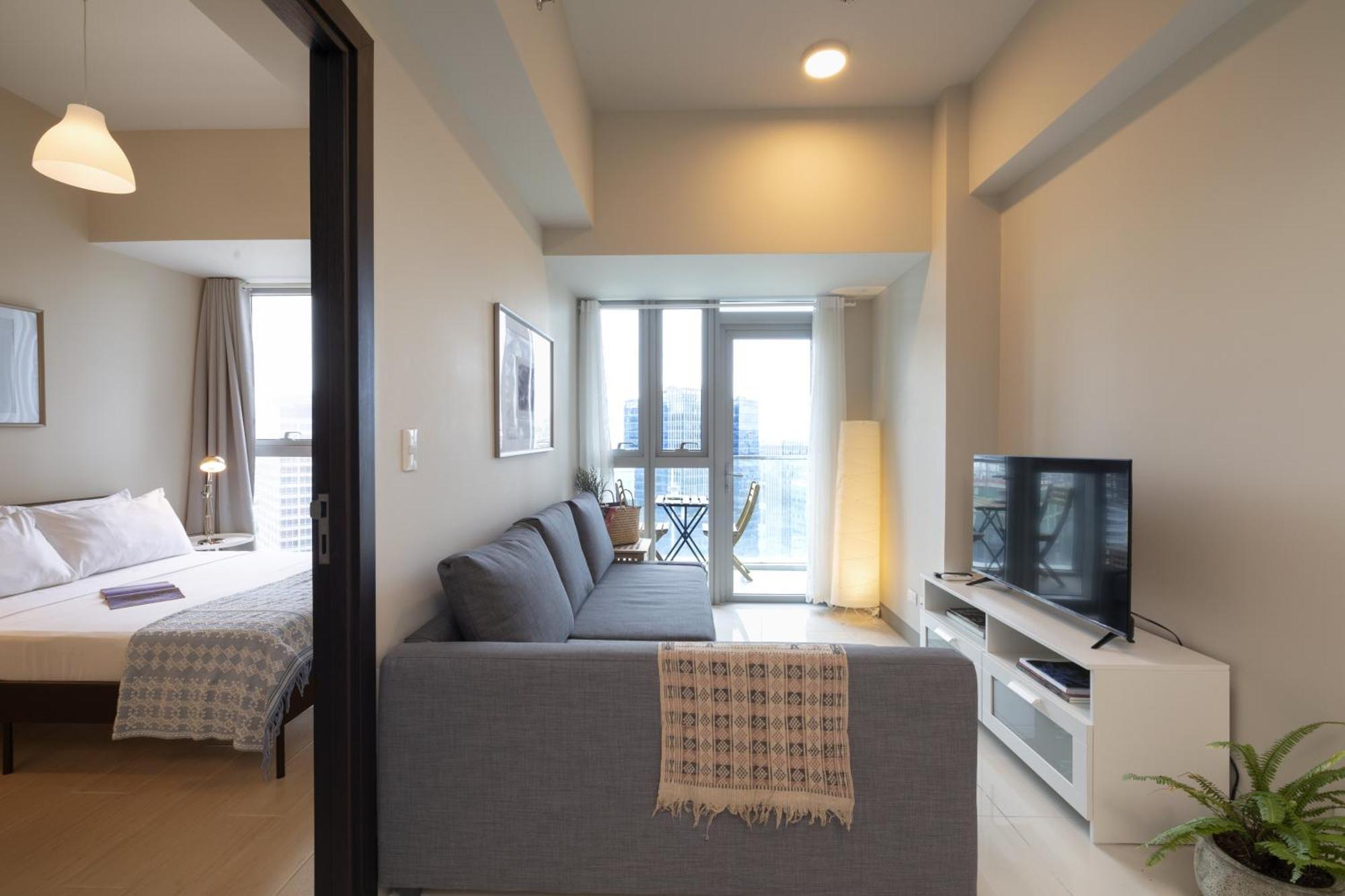 Uptown Parksuites Apartments Tower 2 Bgc By Ph Staycation Manila Exterior photo